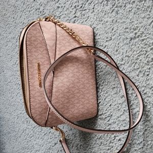 Crossbody purse